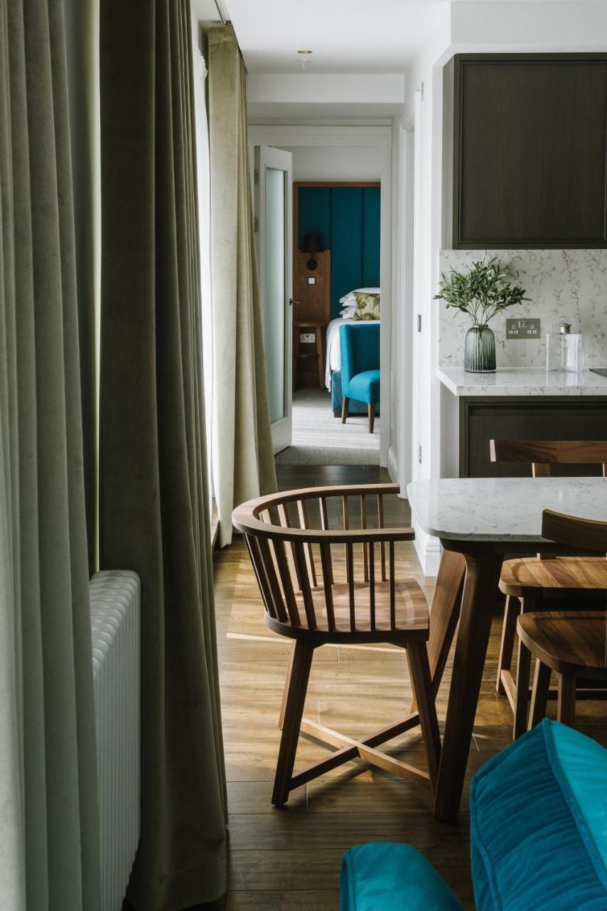 슈발 디 에든버러 그랜드 아파트 호텔 외부 사진 Interior of a suite at The Ivy Collection